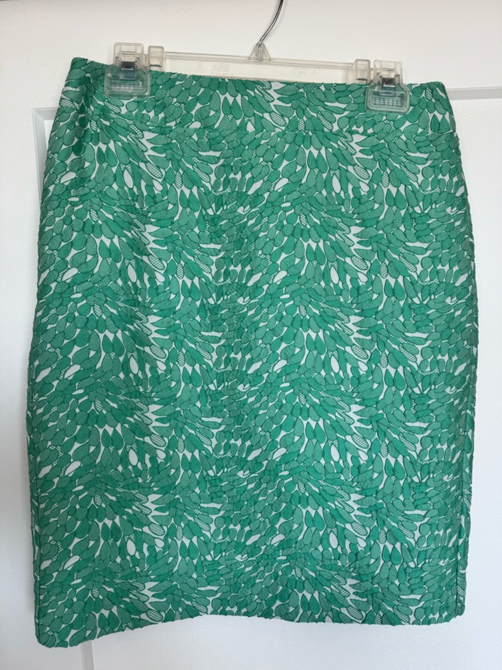 Ann Taylor Green Leaf-Print Pencil Skirt